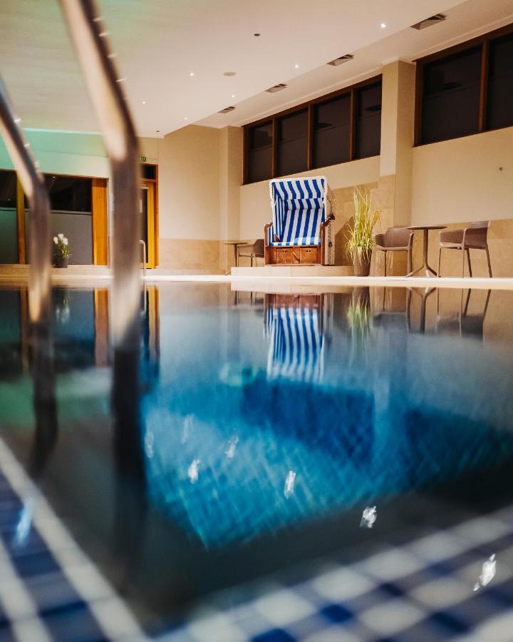 Resort Hotel IV Jahreszeiten Zingst Buitenkant foto